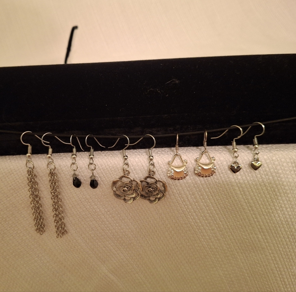 5 Pairs Of Cute Dangle Earrings Earring Set - Black, Gold, Silver Accents